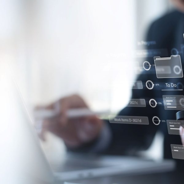 Project-Management_(c)tippapatt-AdobeStock_680042358-komp